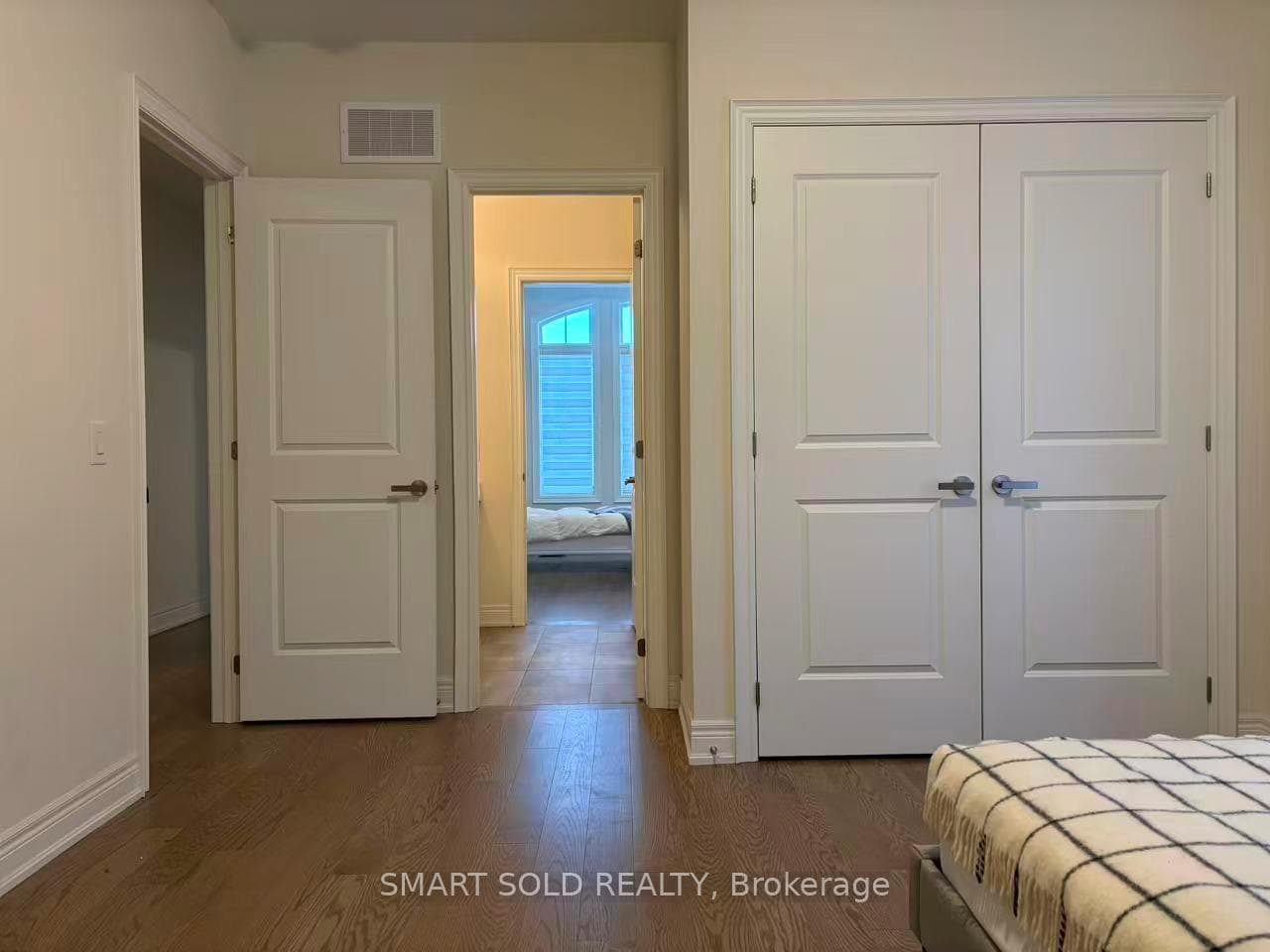 379 Seaview Heights photo 31