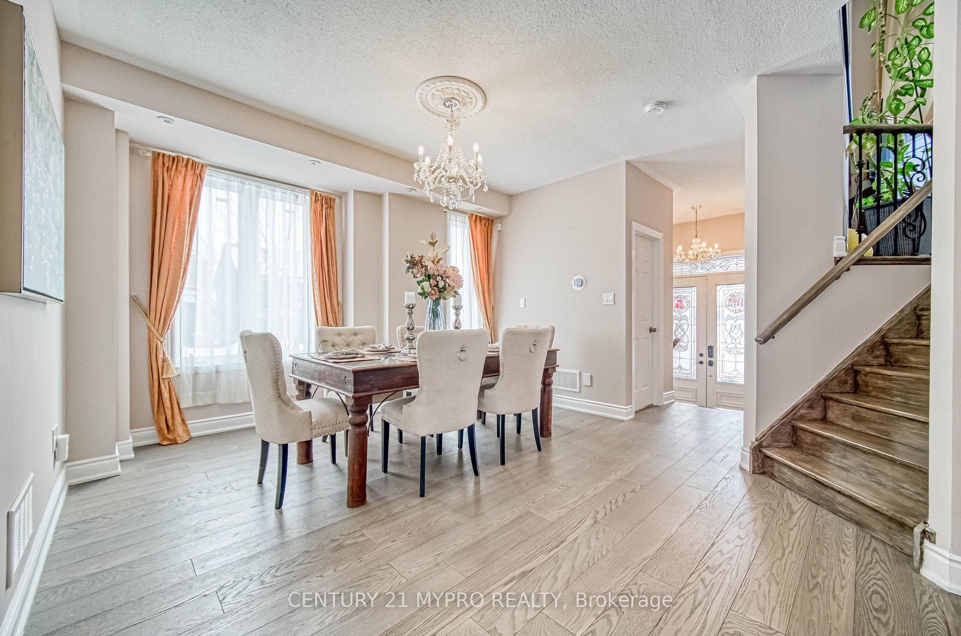 72 Vandervoort Drive photo 3