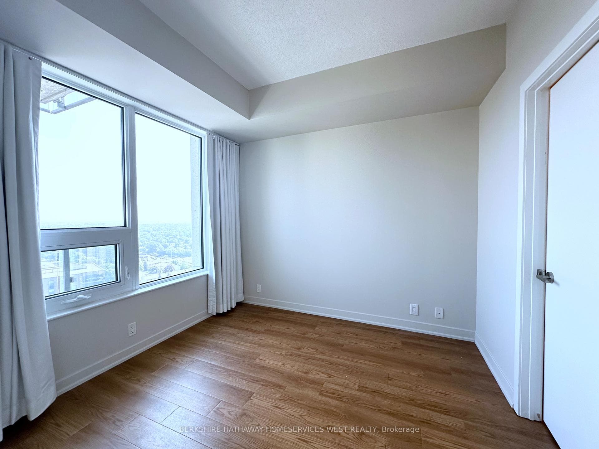 188 Clark Boulevard Unit 2010 photo 6
