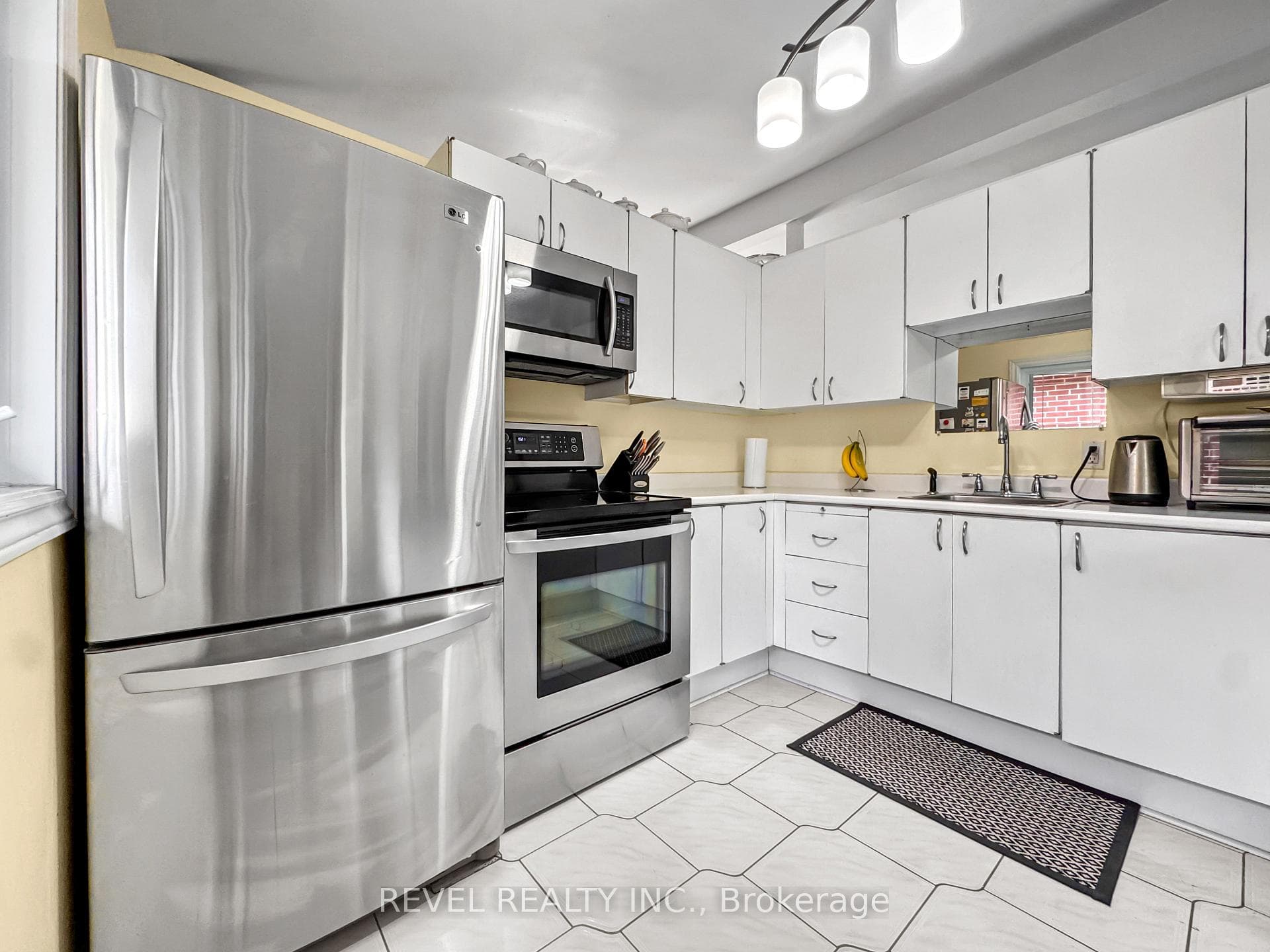 541 Murray Street photo 3