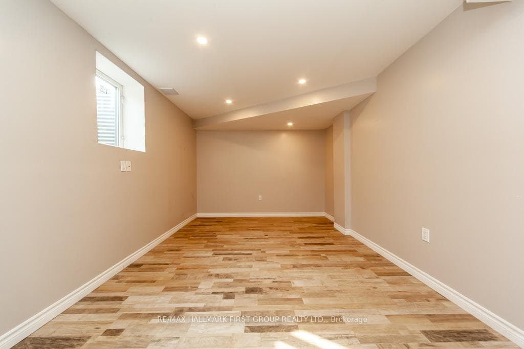 56 Newport Avenue photo 26