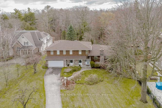 1590 Green Glade photo 2
