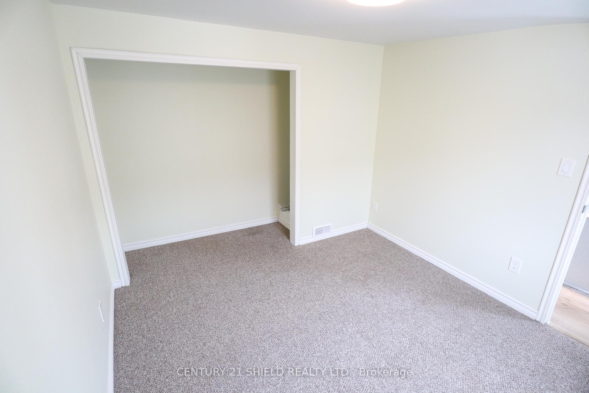 143 Carleton Street photo 12