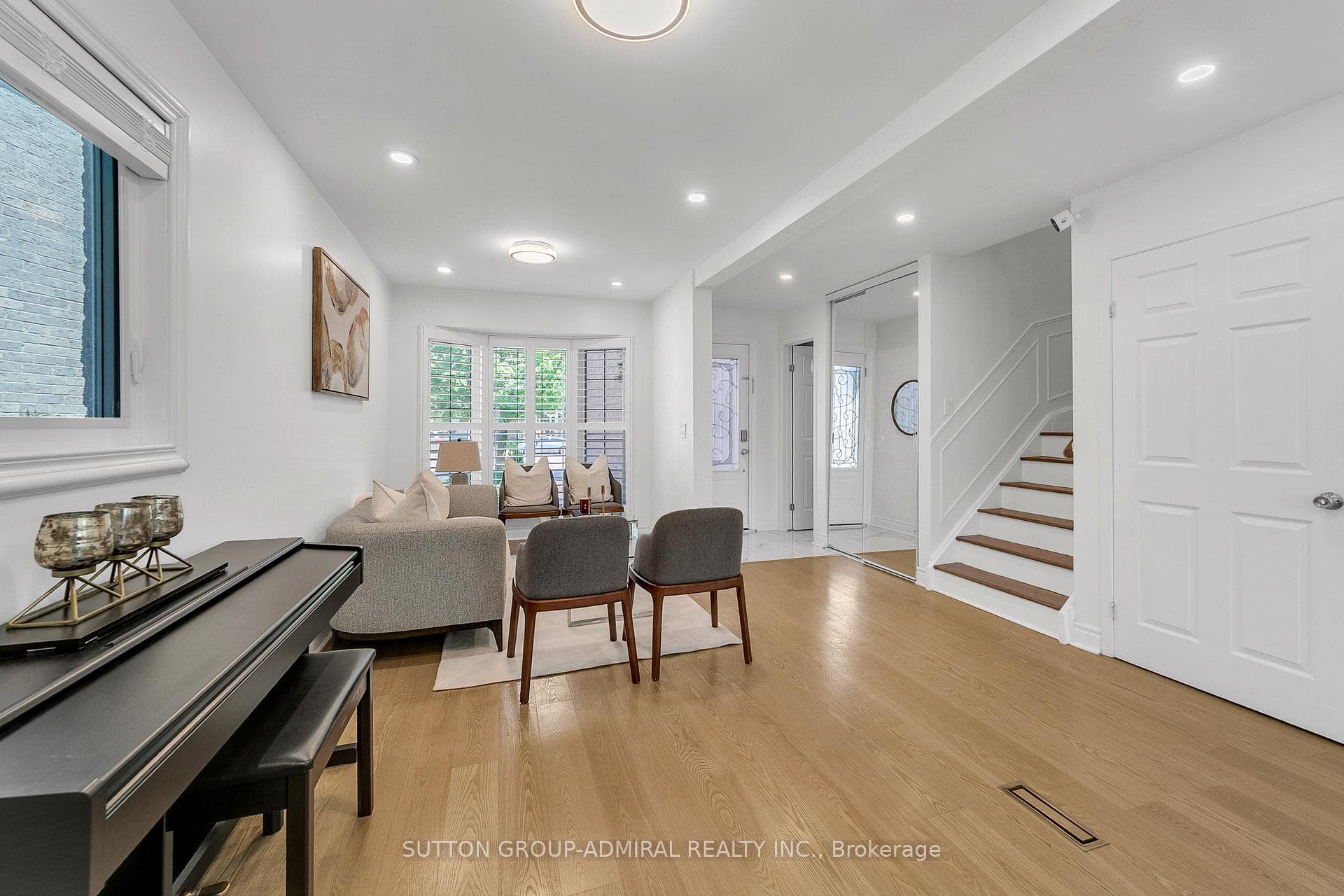10 Park Lane Circle photo 10