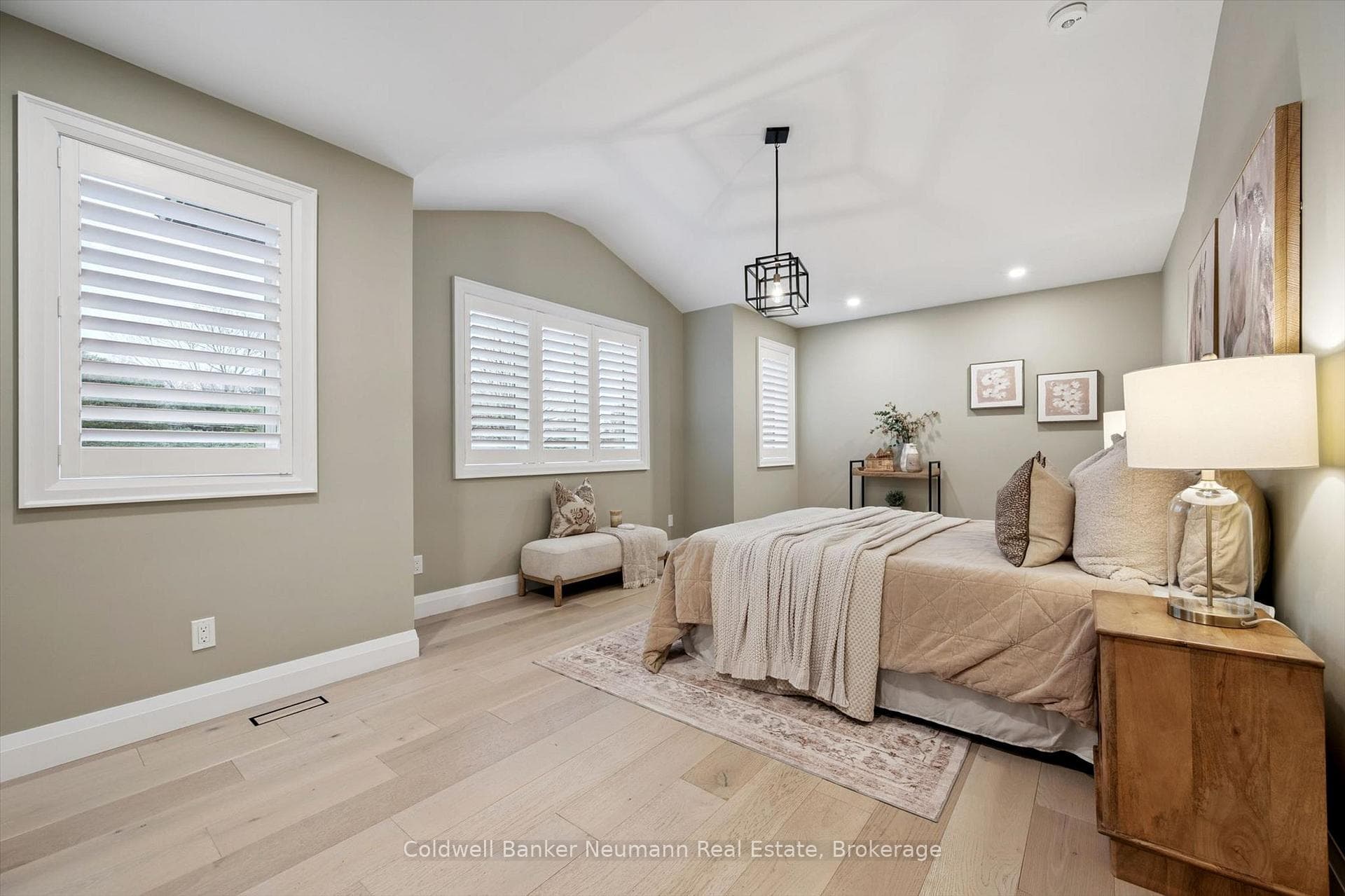 65 Dean Avenue photo 31