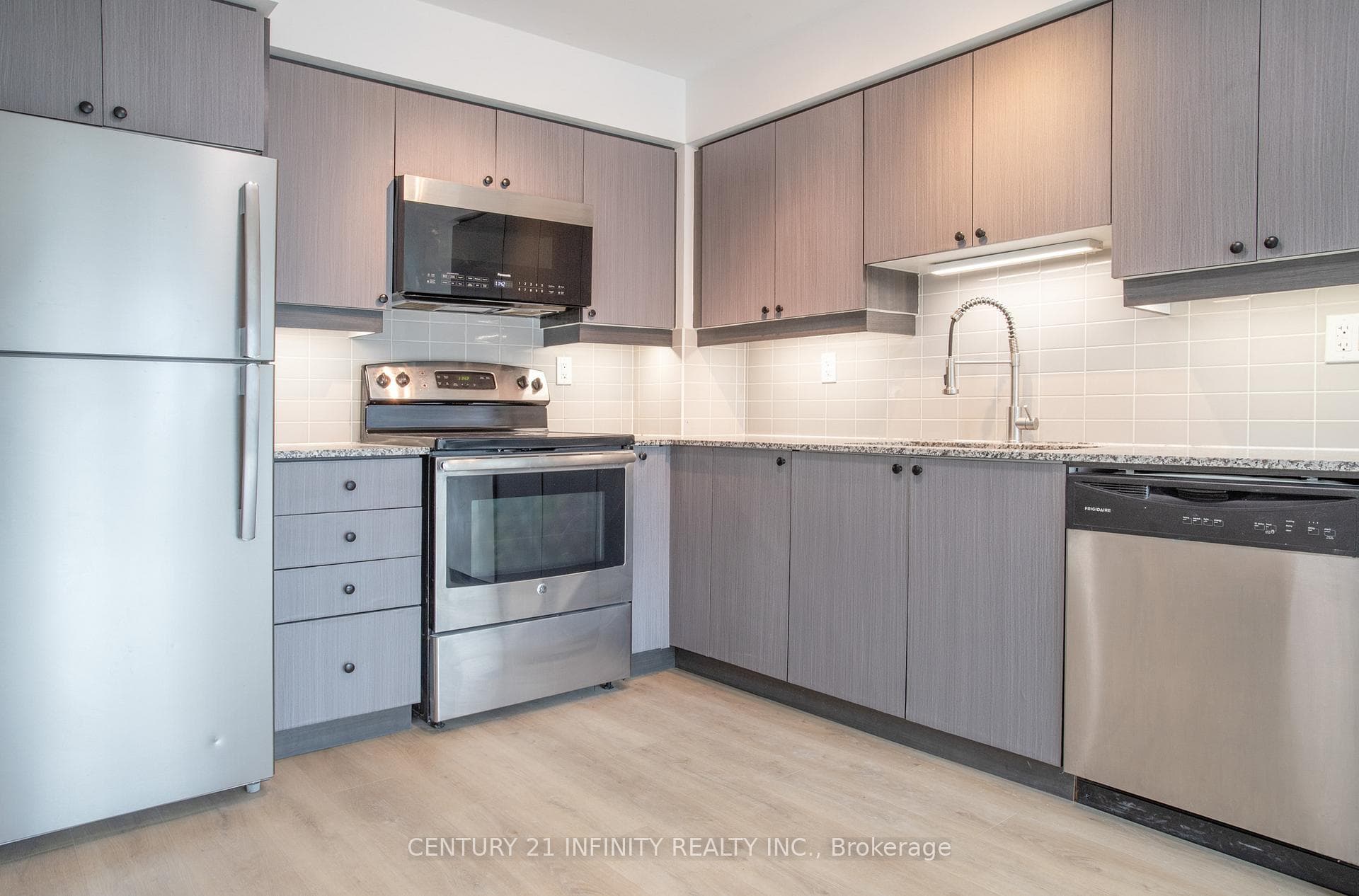 1215 Bayly Street Unit 1006 photo 9