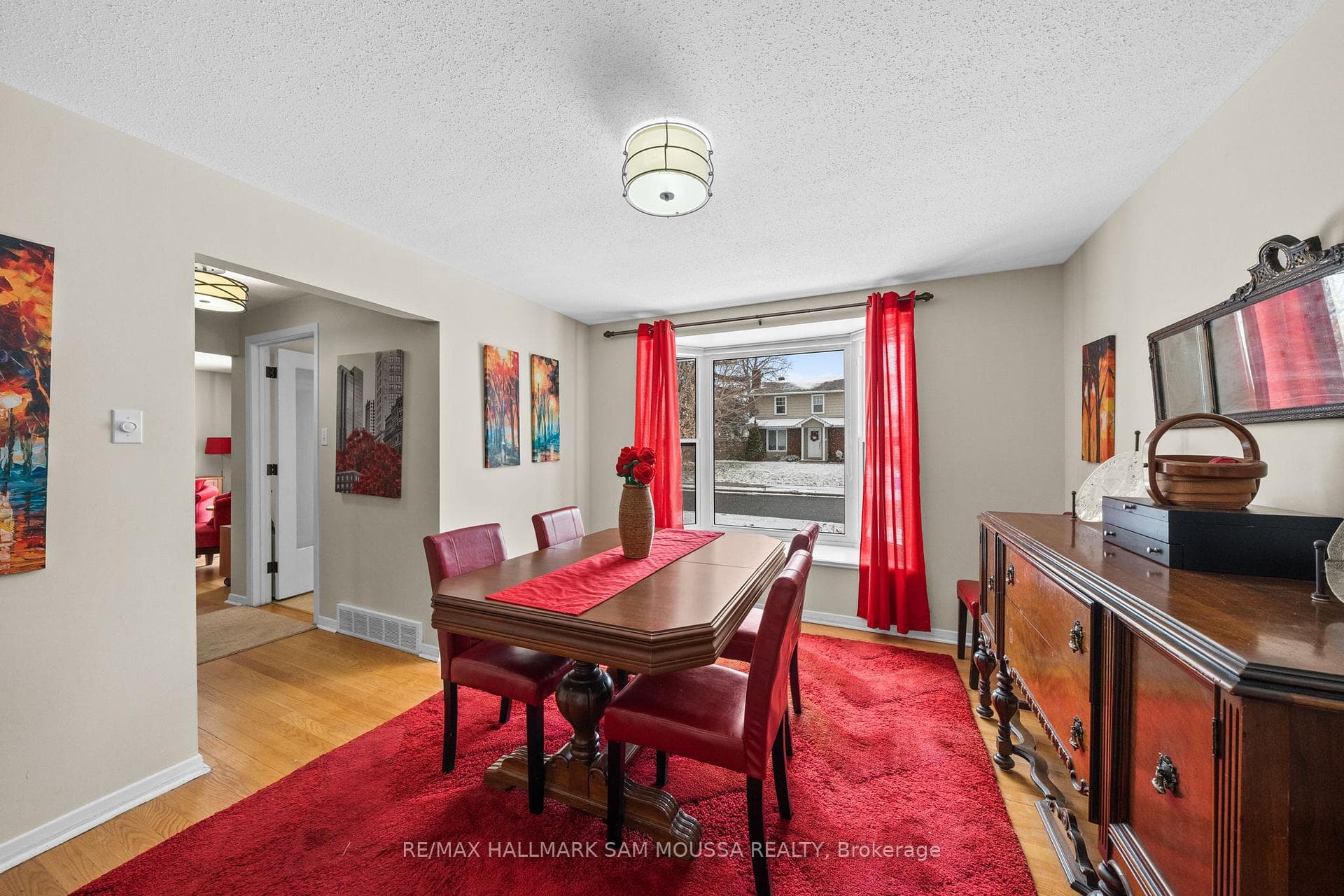 46 Seymour Avenue photo 10
