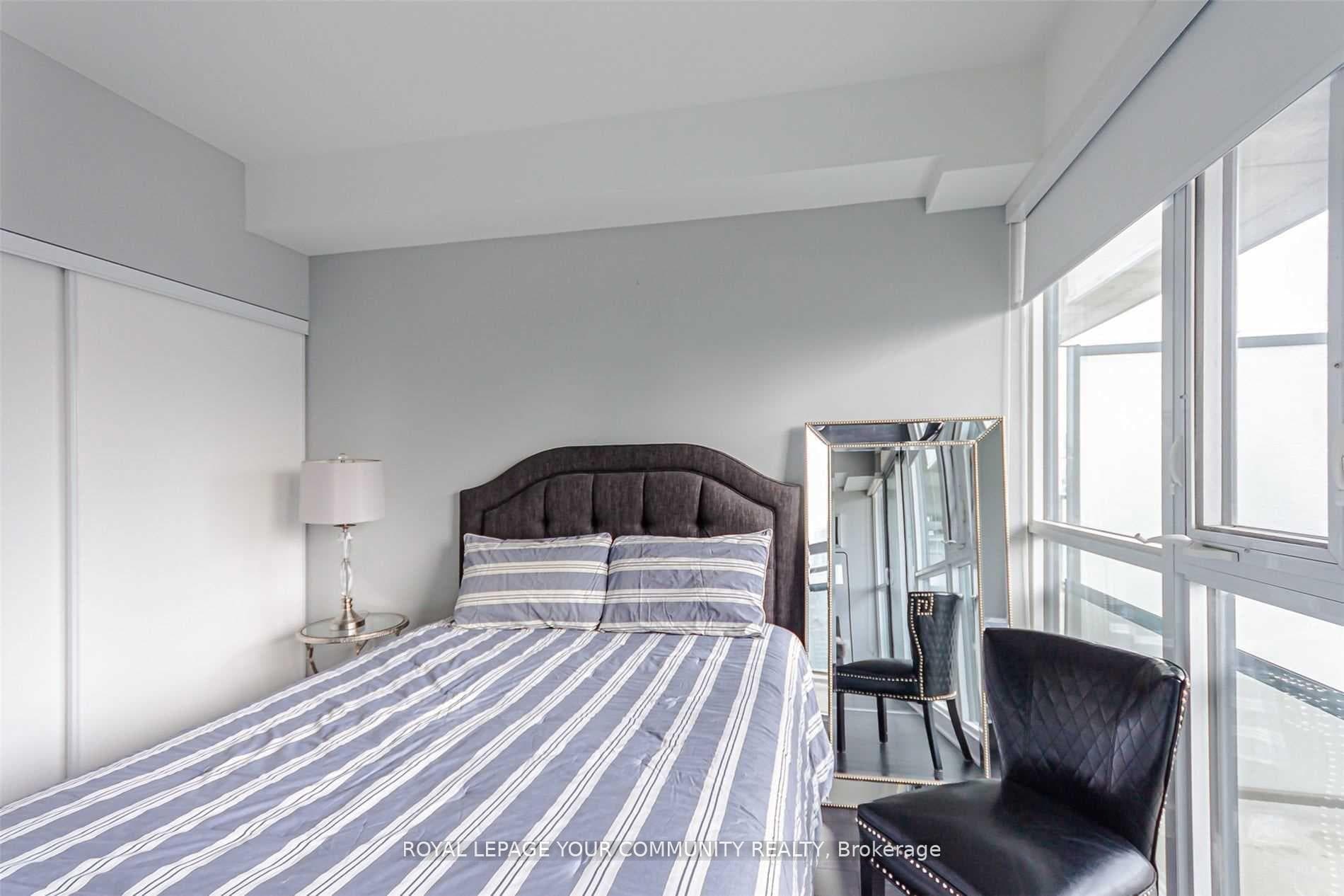 290 Adelaide Street Unit 2508 photo 12