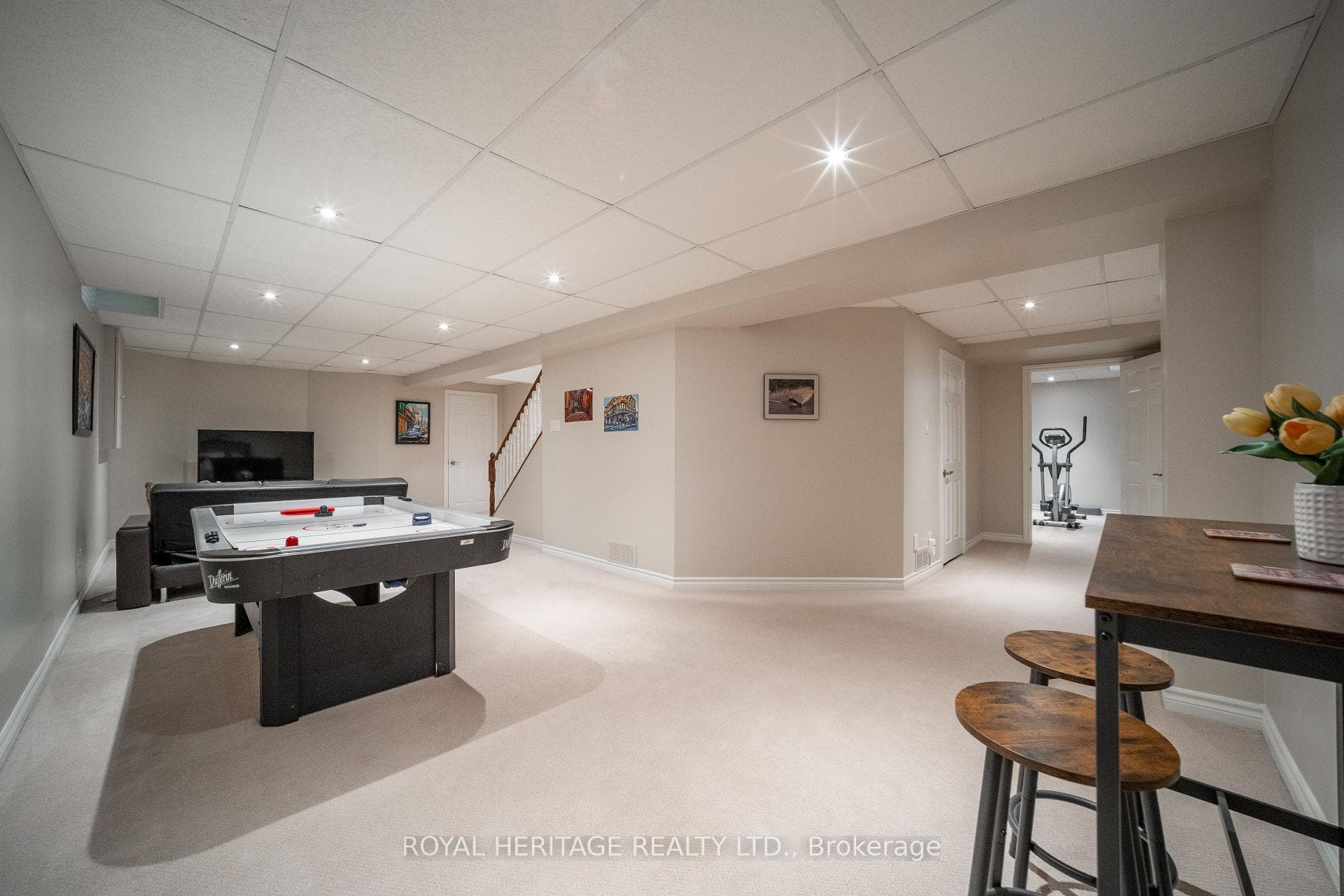 16 Cowles Court photo 34