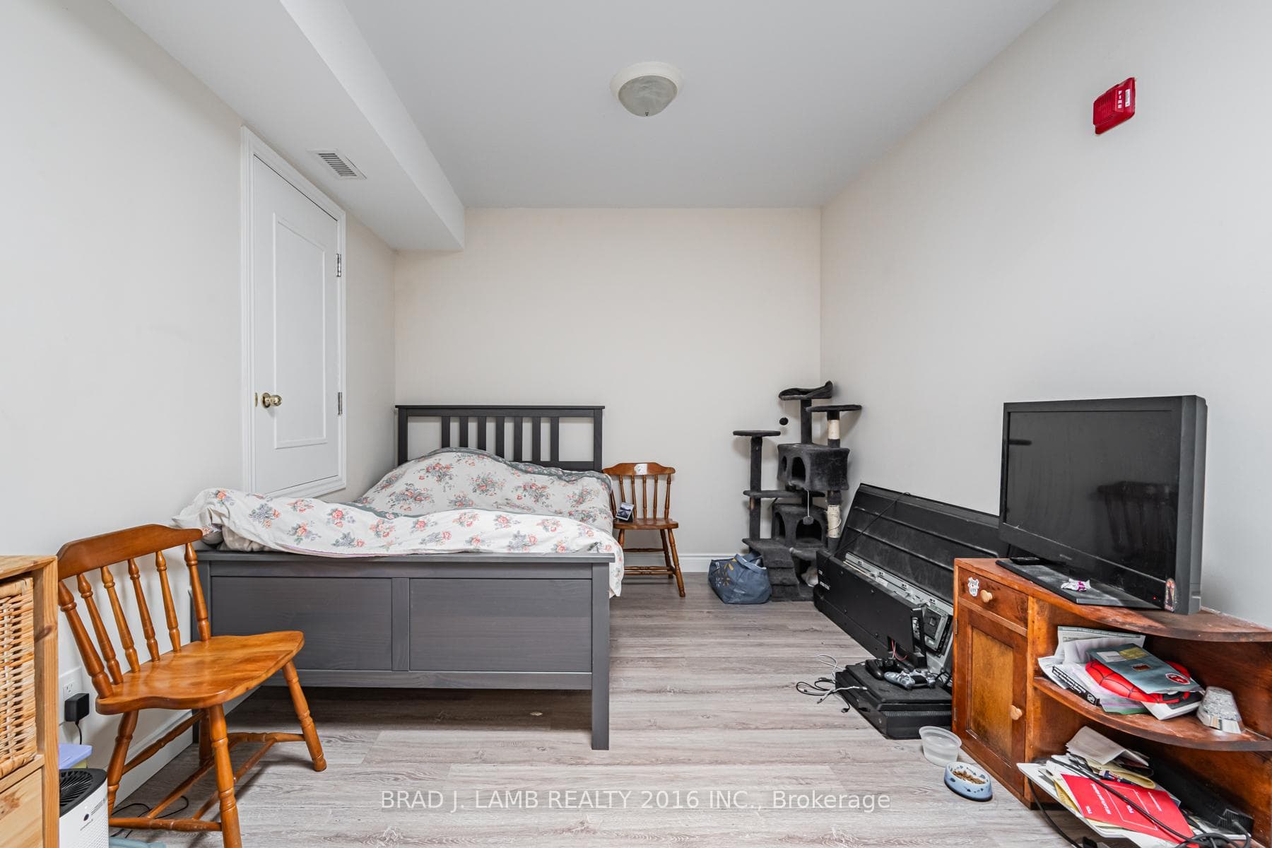 2904A Danforth Avenue Unit 3 photo 11