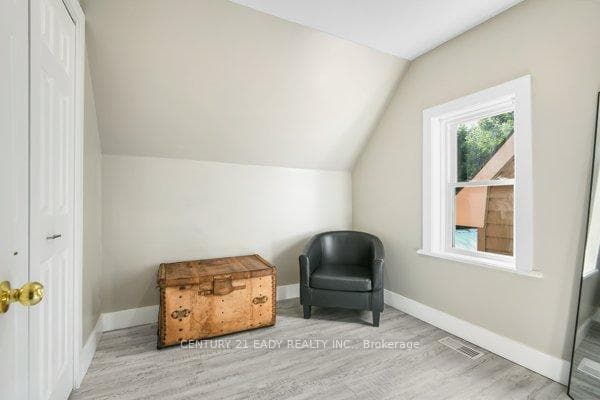 24 MUNROE Avenue photo 25