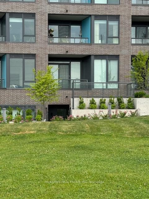 185 Deerfield Road Unit 014 photo 2