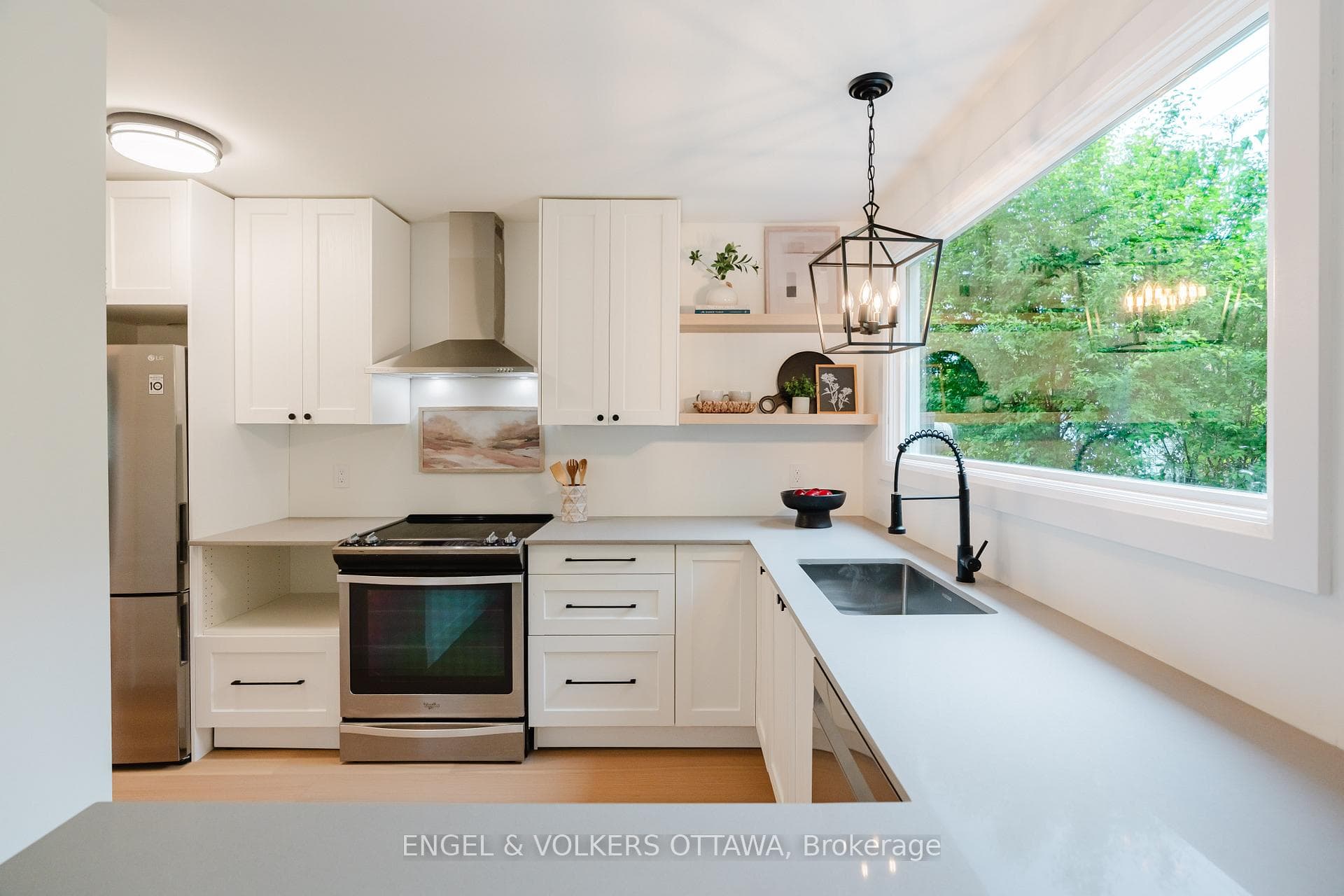 825 De Salaberry Street photo 19