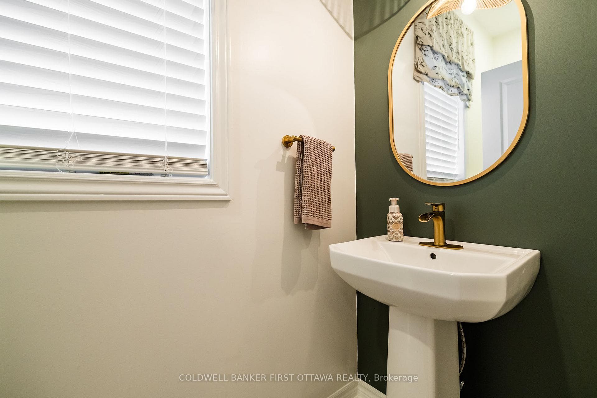 63 NAPOLEON Street photo 18