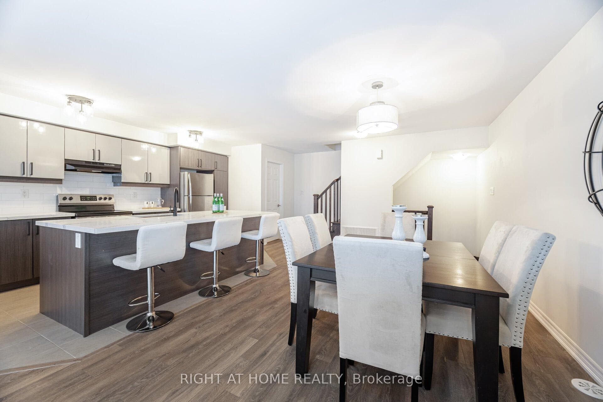 Bright & Open Kitchen & Dining Areas