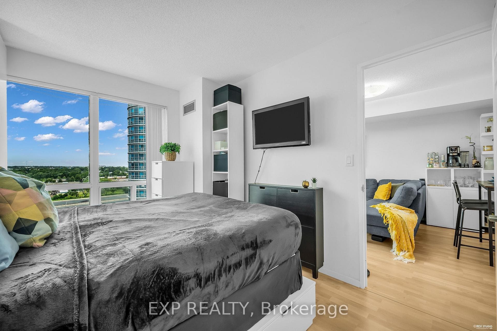 8 Lee Centre Drive Unit 1016 photo 18
