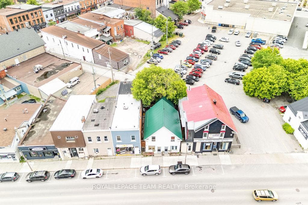 56 Madawaska Street photo 10