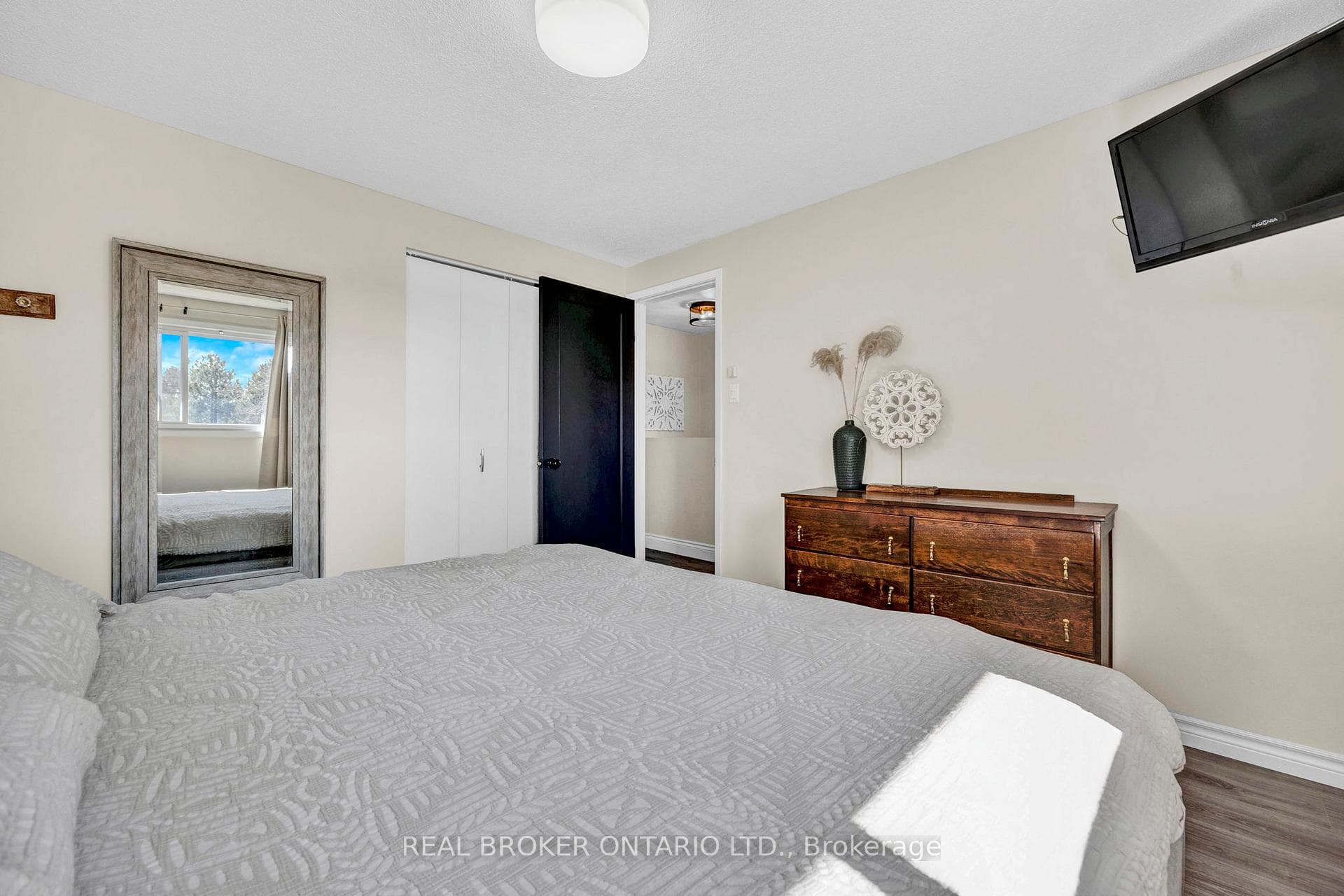 75 Oriole Parkway photo 14