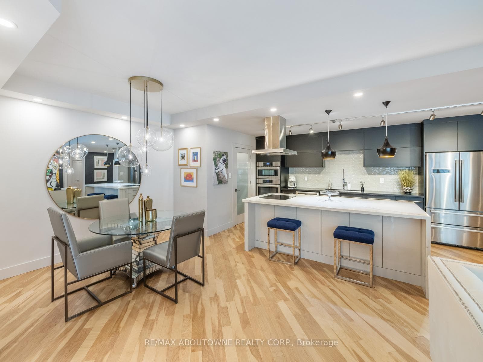 2121 Lakeshore Road Unit 204 photo 10