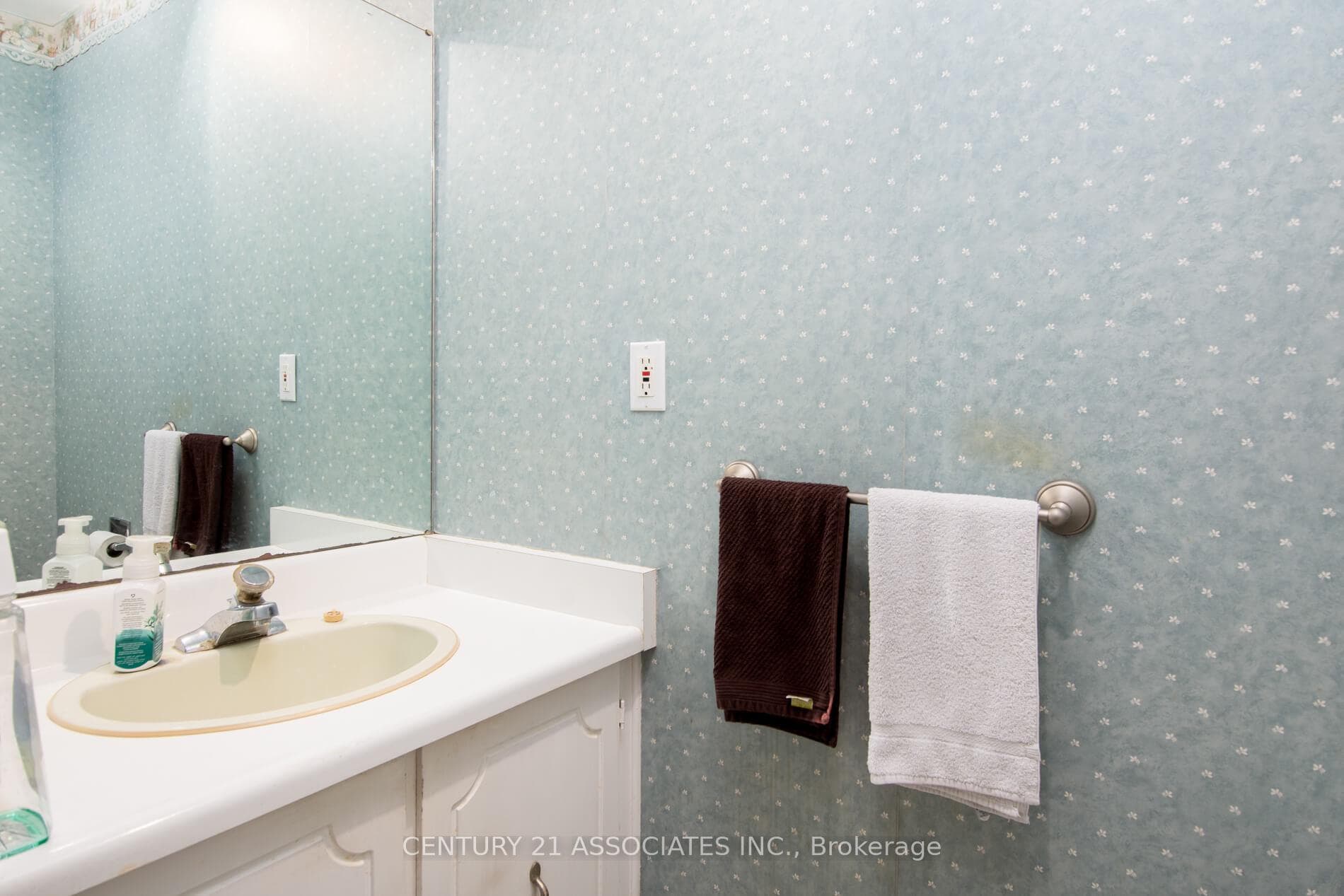 120 Elgin Drive photo 15