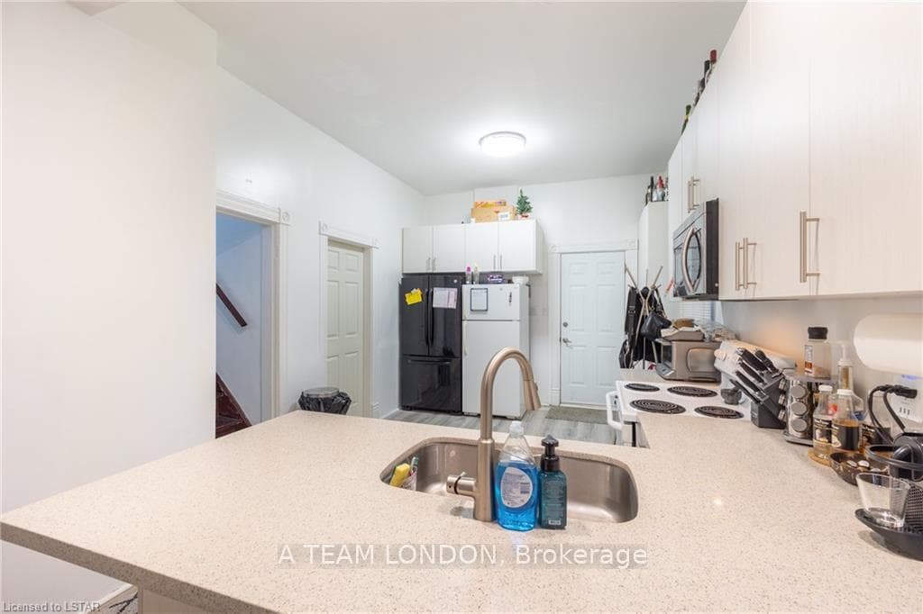 960 Richmond Street photo 21