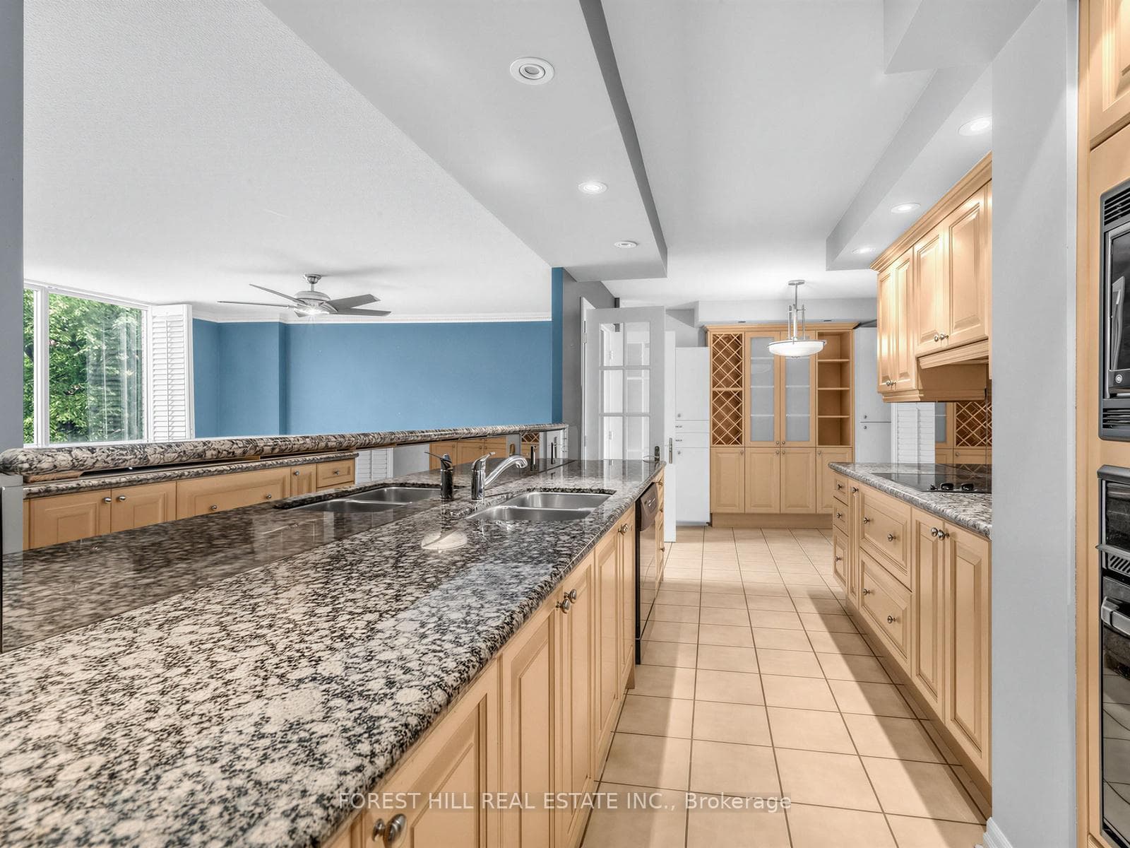 2727 Yonge Street Unit 412 photo 12