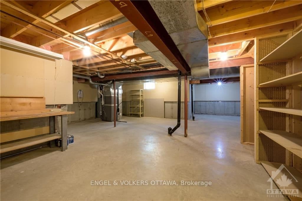 32 WINDFIELD Crescent photo 27