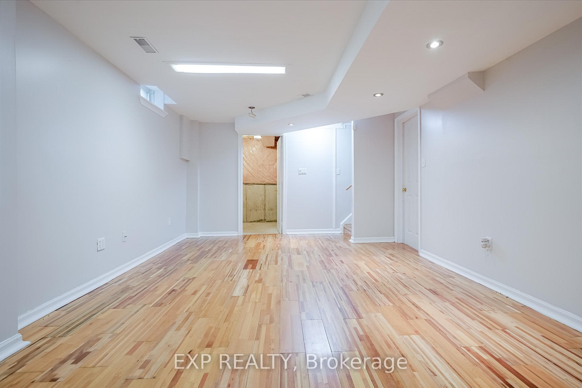75 Hutton Place photo 37