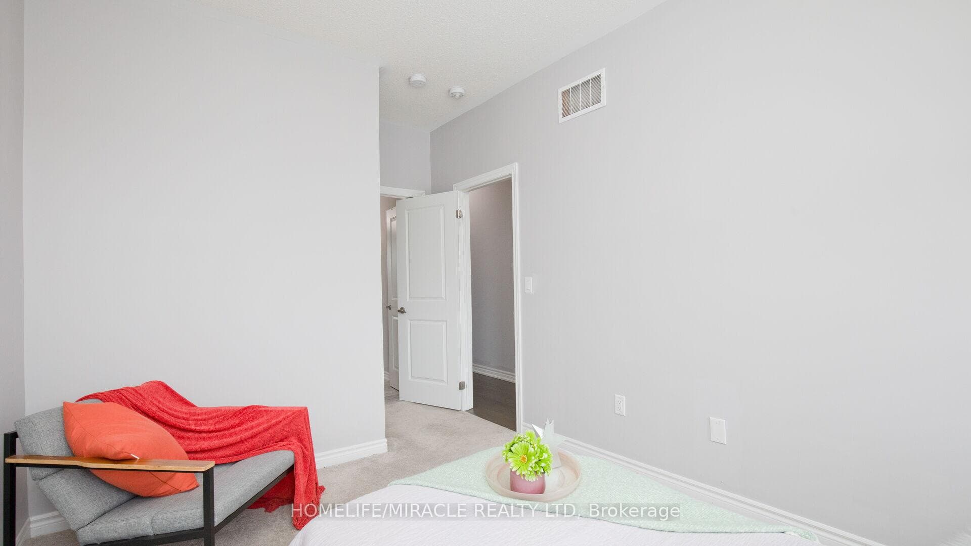 51 calabria Drive photo 29