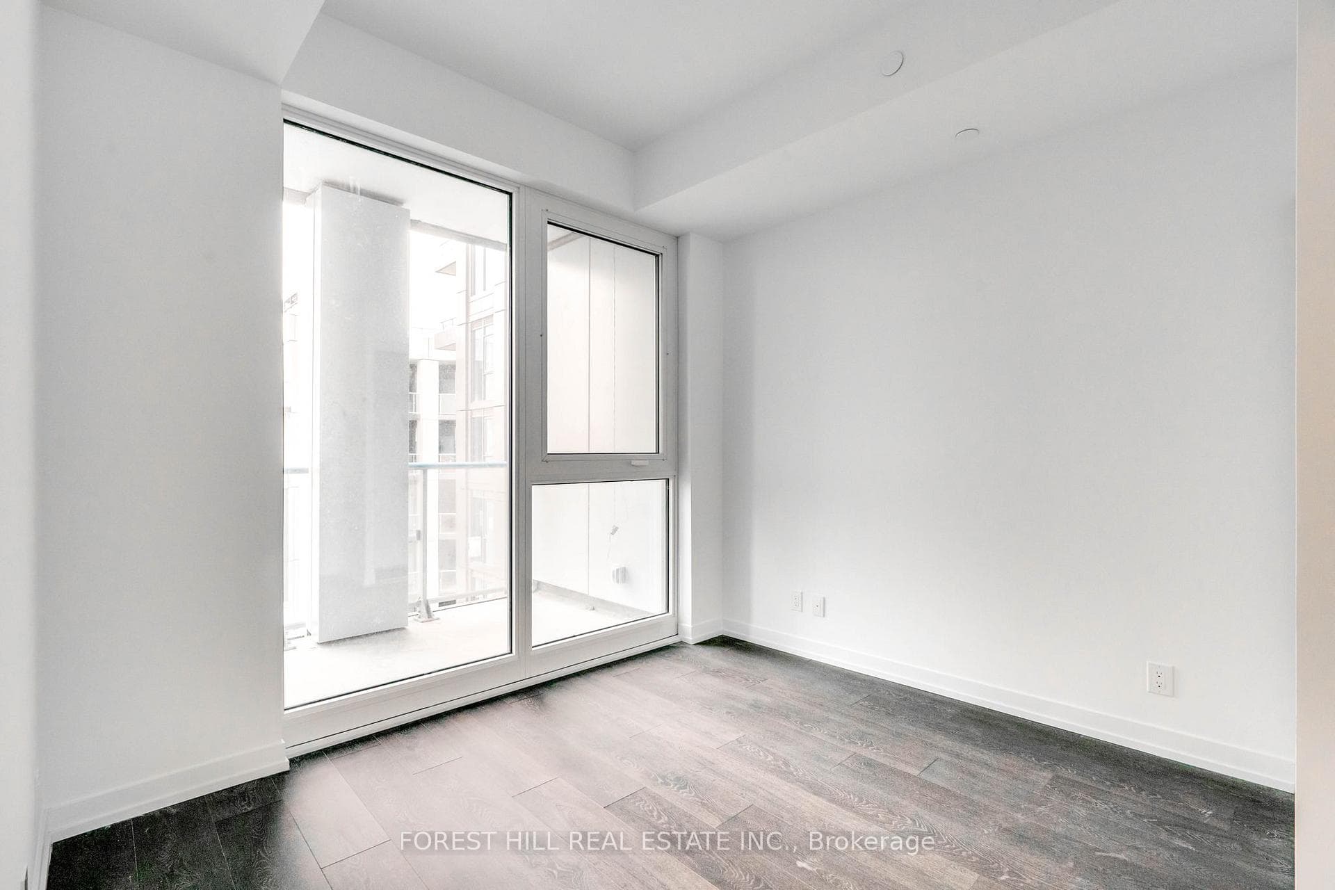 2020 Bathurst Street Unit 833 photo 11