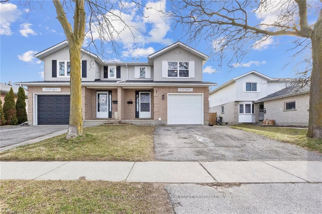 27 OAK Avenue photo 1