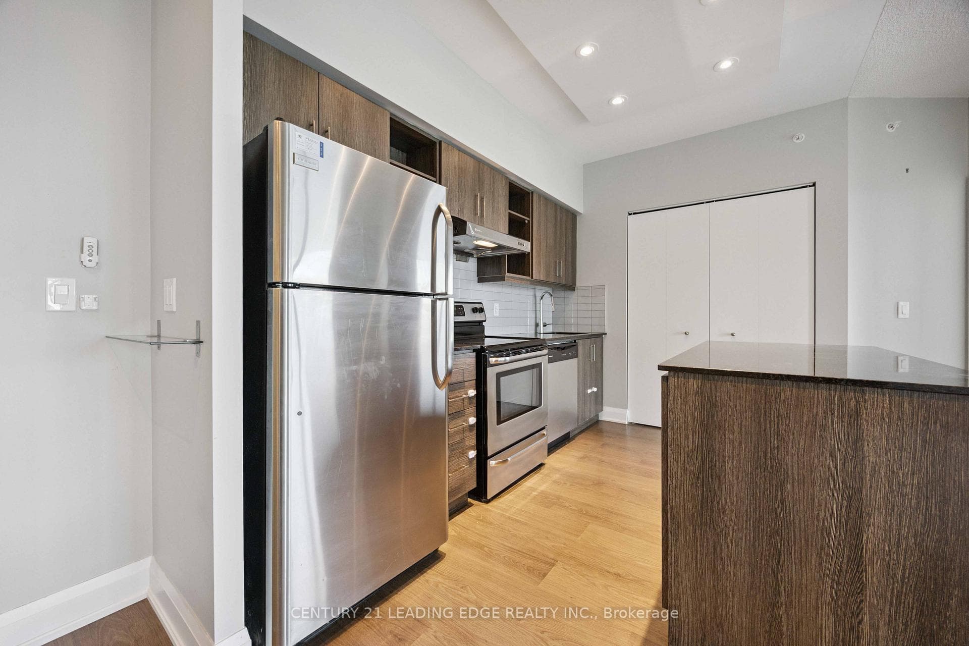 160 Vanderhoof Avenue Unit 1515 photo 9