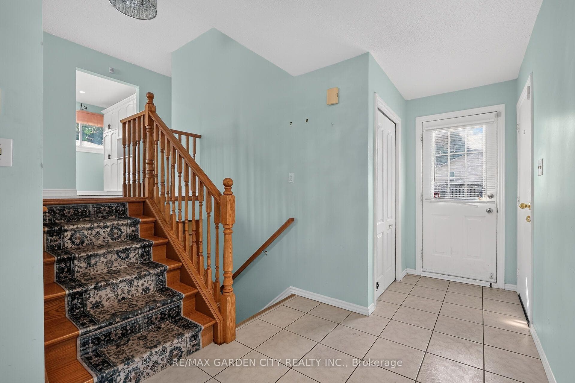 186 Glenmor Drive photo 2