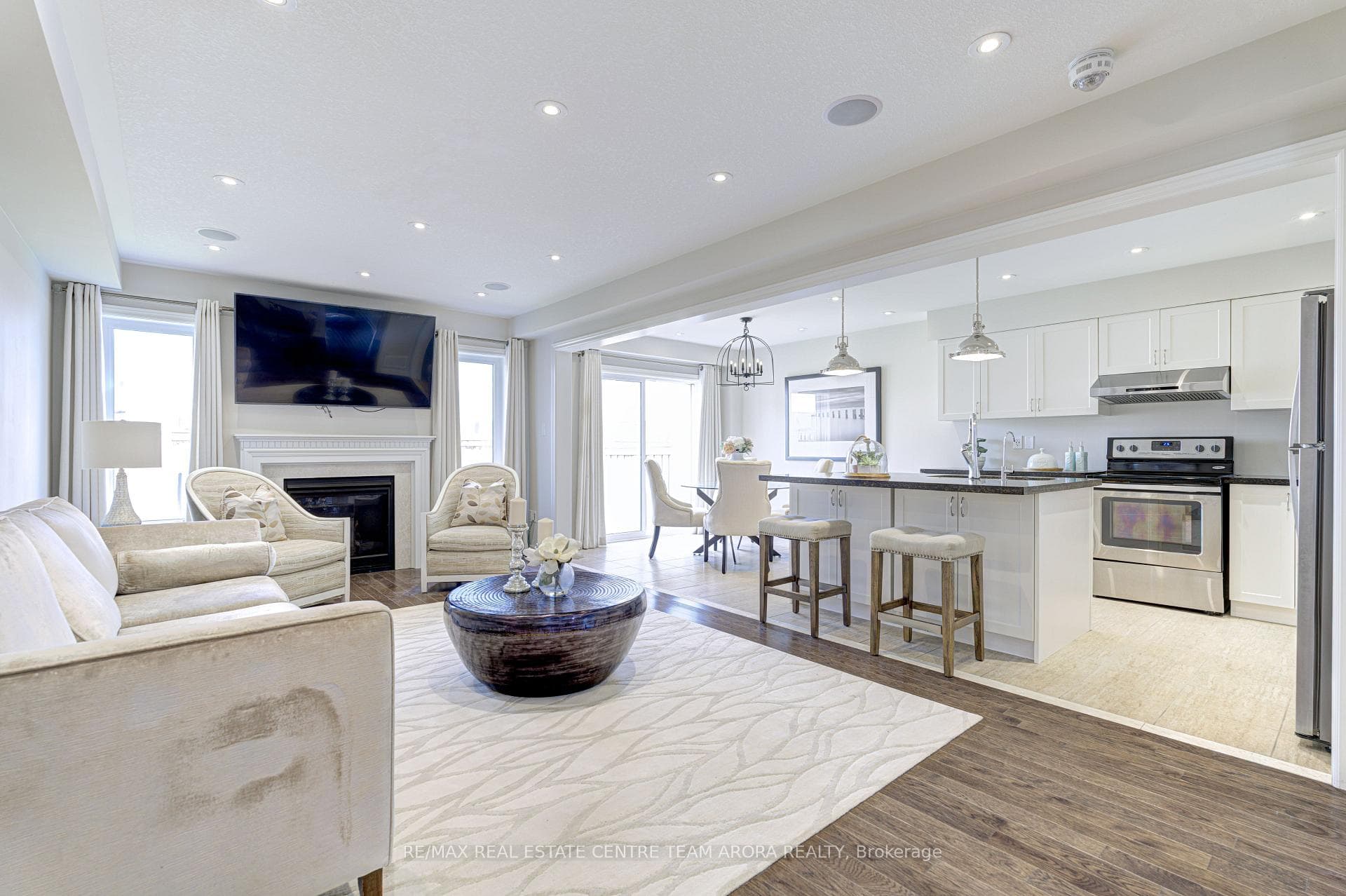 35 Rosebrugh Avenue photo 10