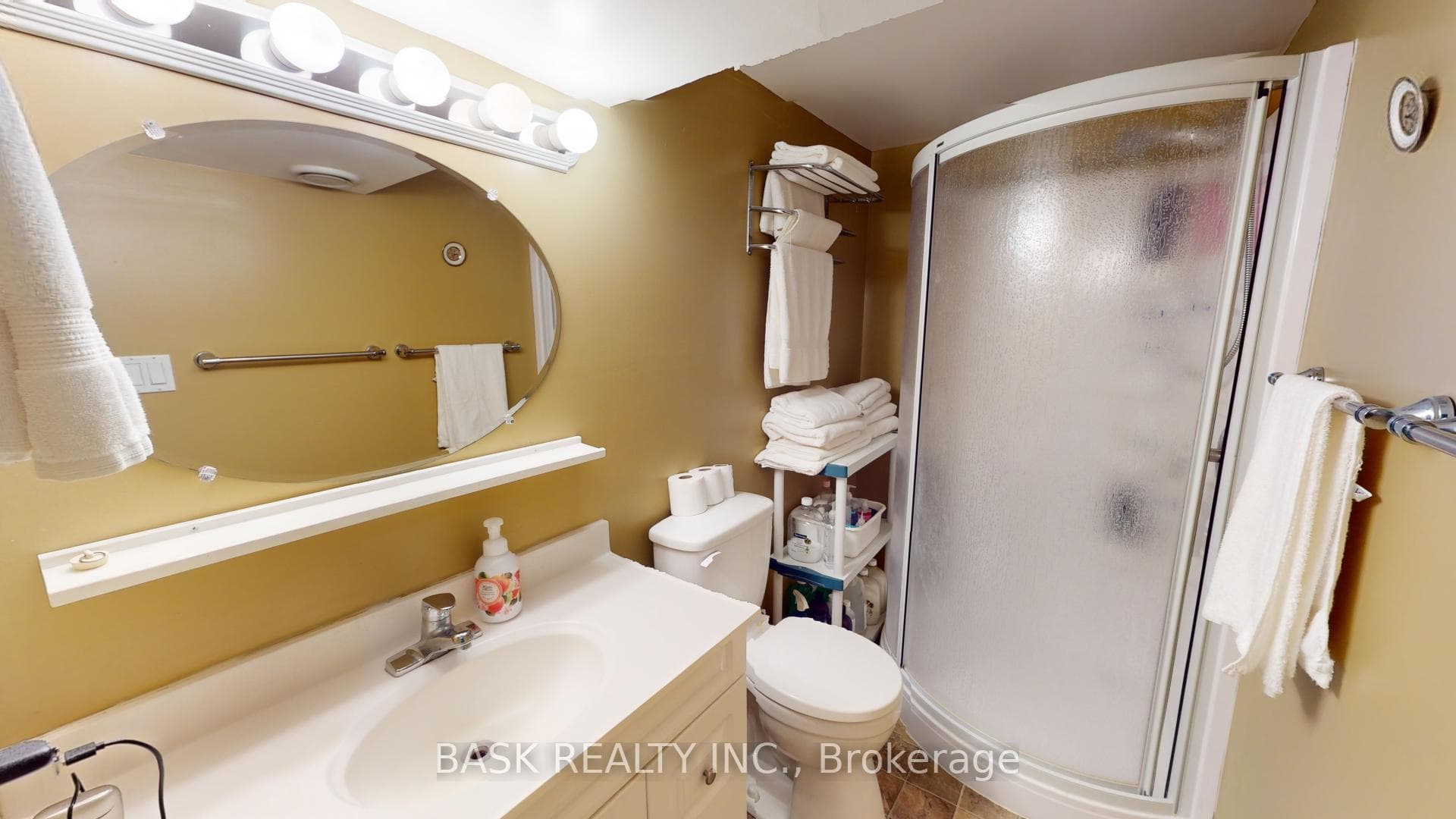 119 Hillbrook Crescent photo 33