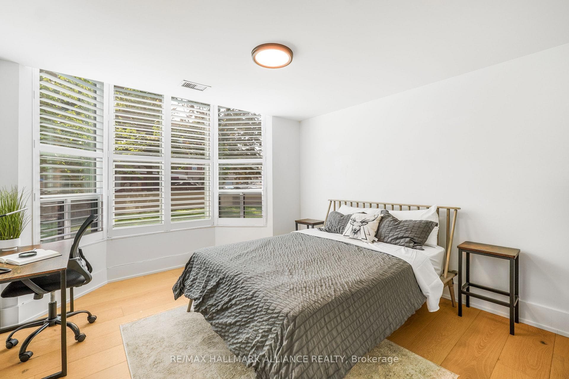2121 Lakeshore Road Unit 205 photo 18