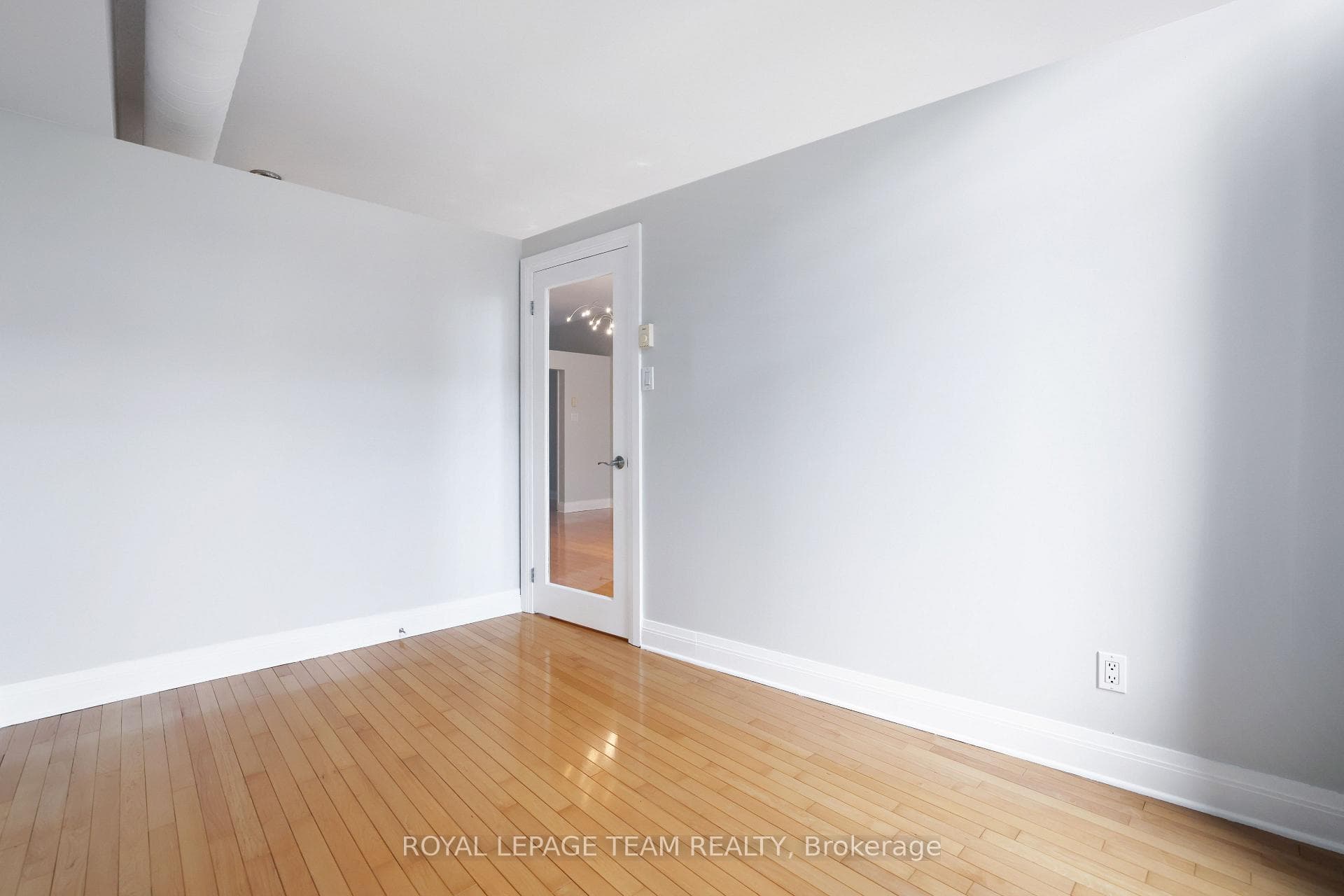 300 Powell Avenue Unit 203 photo 23