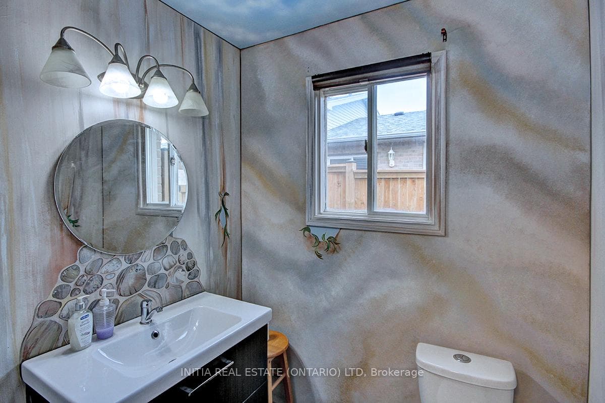 1622 Jalna Boulevard photo 10