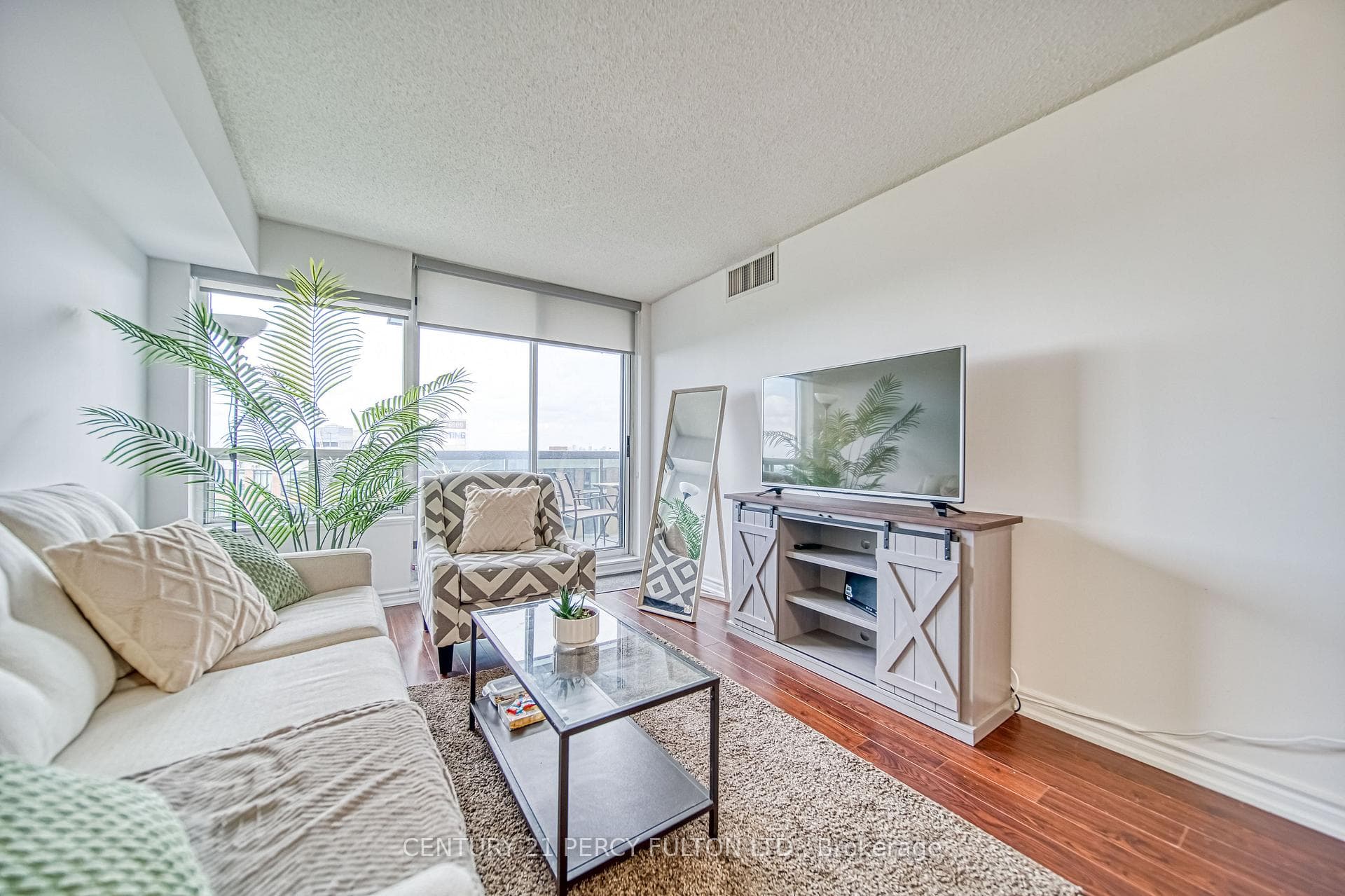 35 Finch Avenue Unit 1607 photo 7