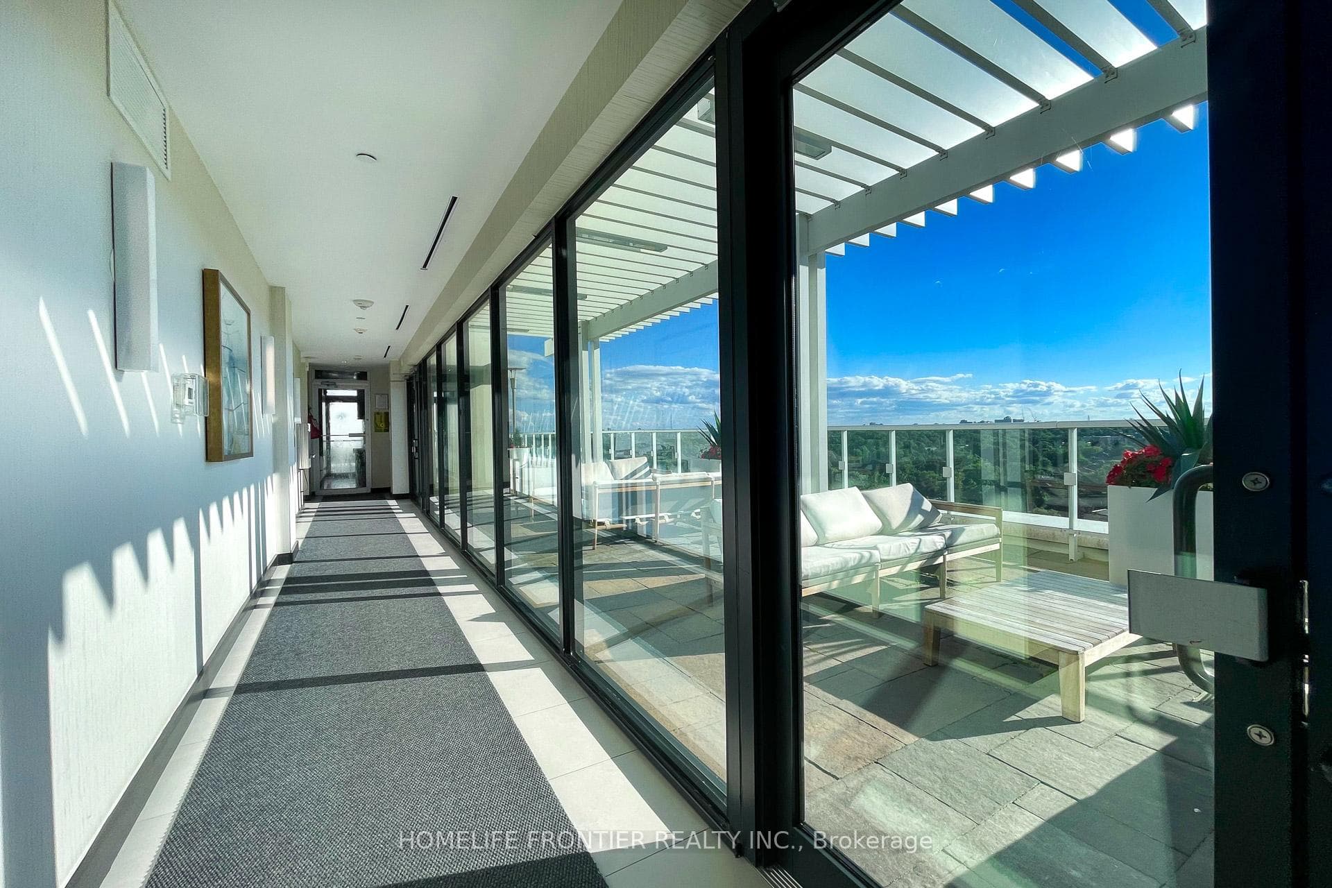 3018 Yonge Street Unit 201 photo 36