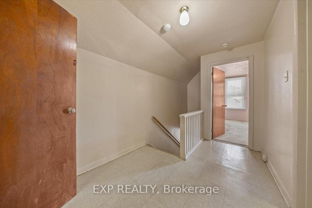 198 Hinchey Avenue photo 25