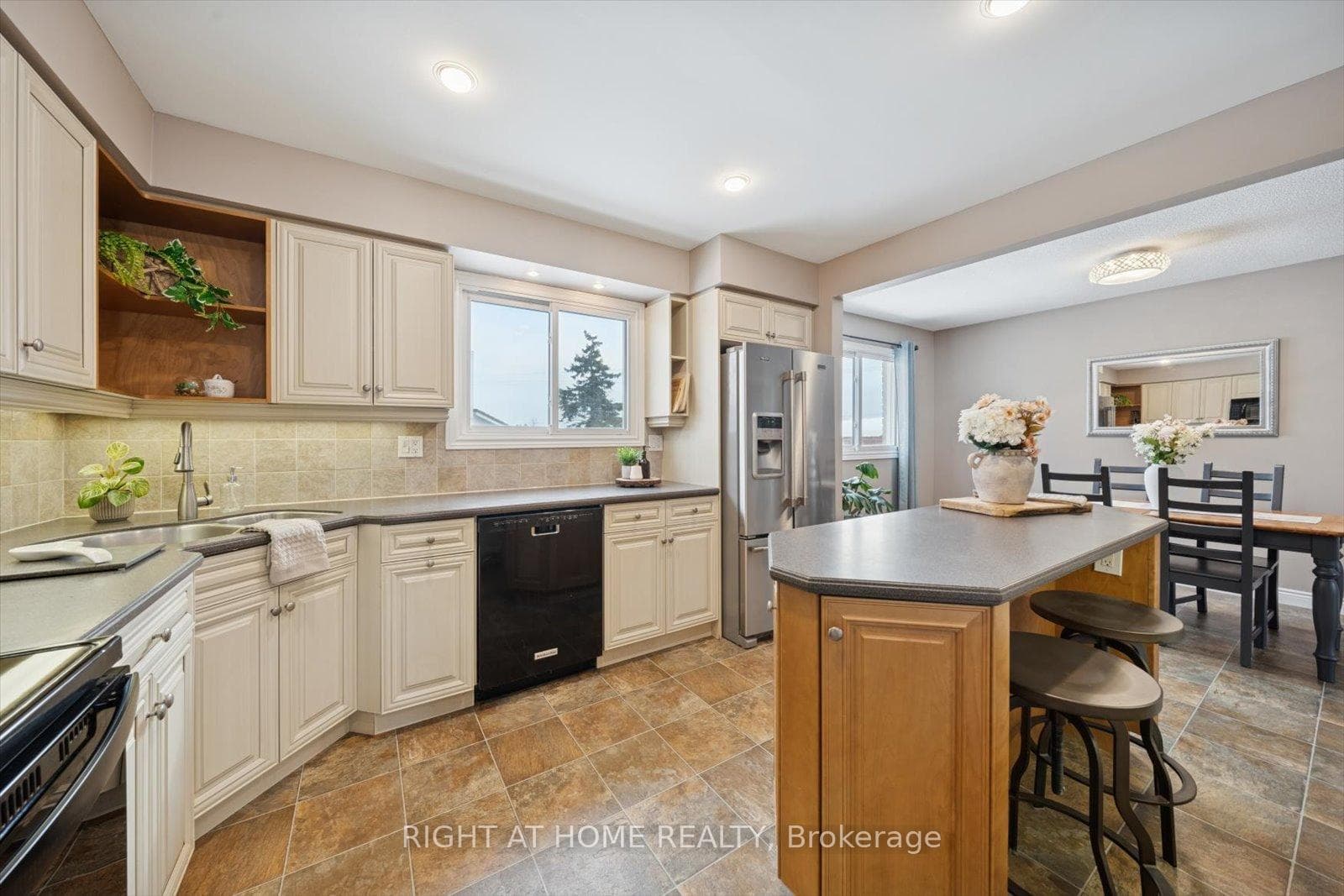 48 Cherry Blossom Crescent photo 15