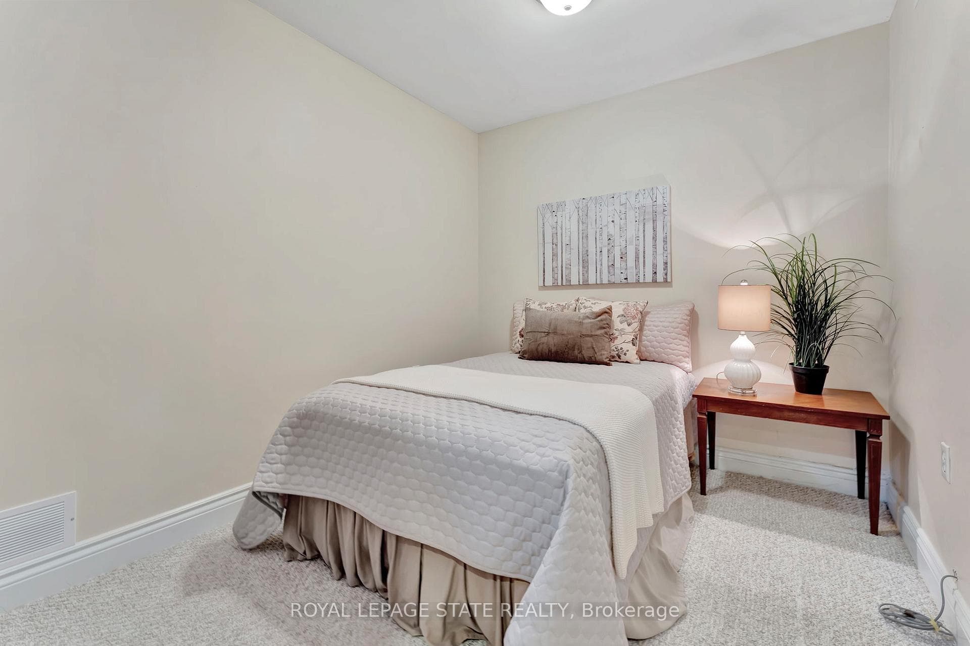 411 East 15th Street photo 21