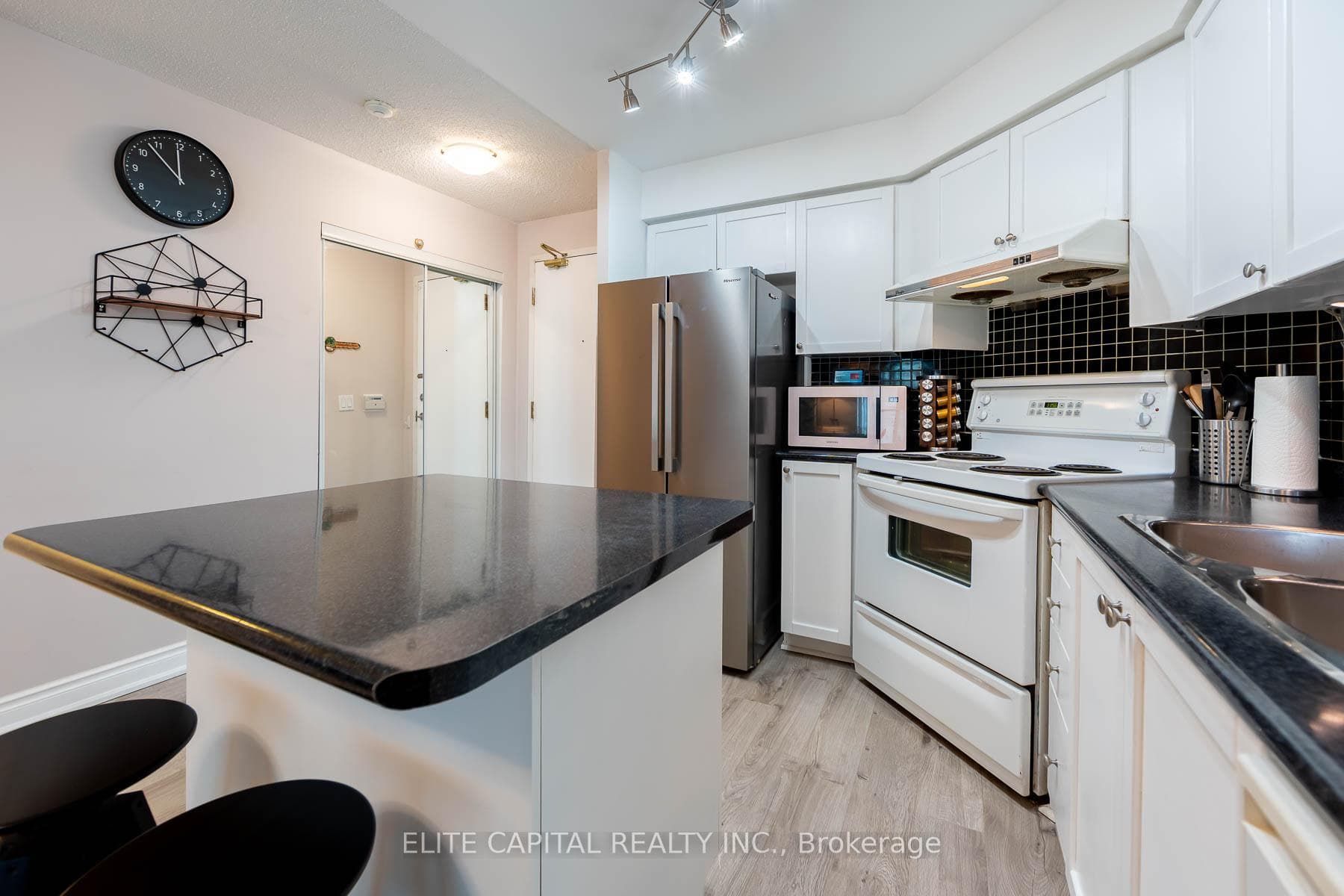 28 Olive Street Unit 708 photo 3