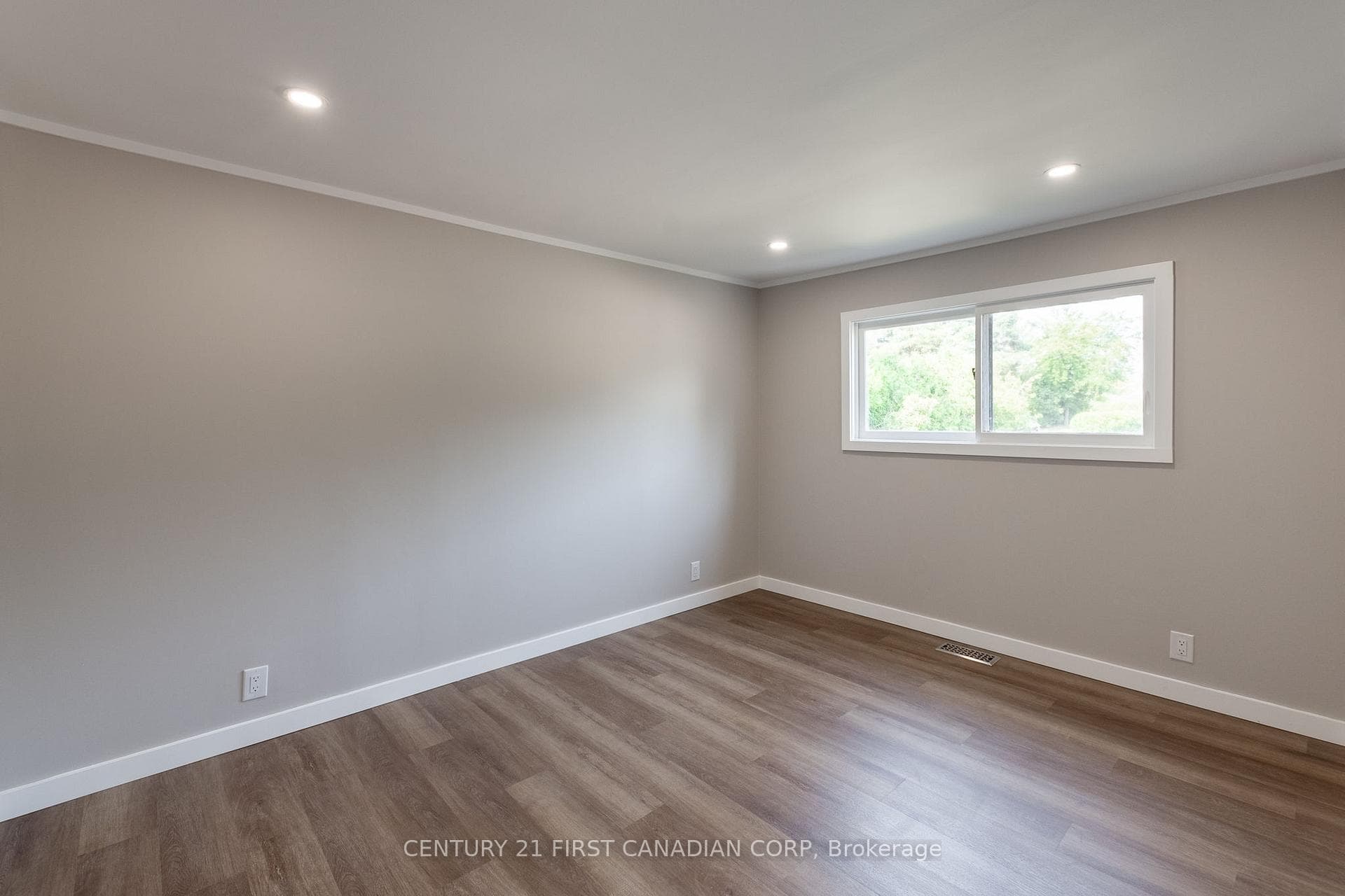 7443 Bond Road photo 11