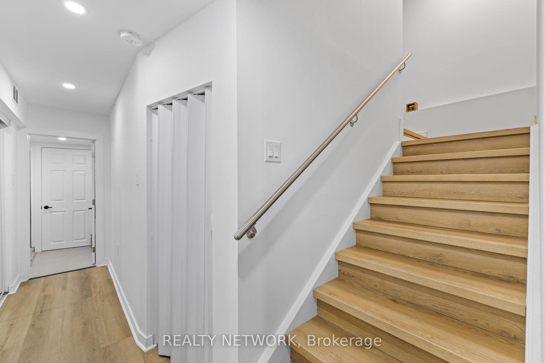 42 Concord Drive photo 32