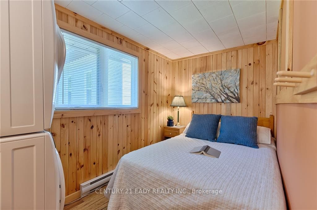 384 BLACK POINT Road photo 23