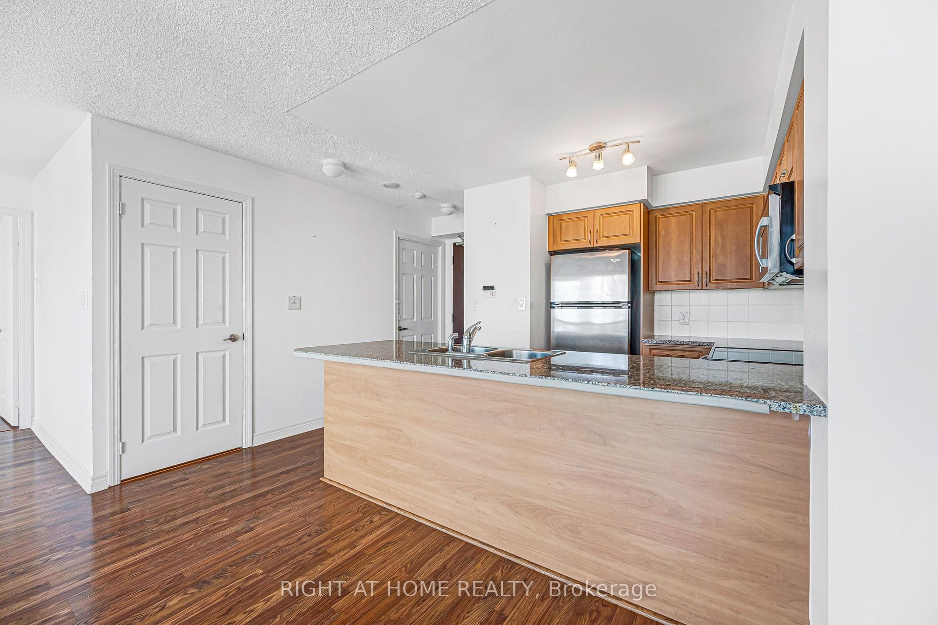 208 Enfield Place Unit #2902 photo 11