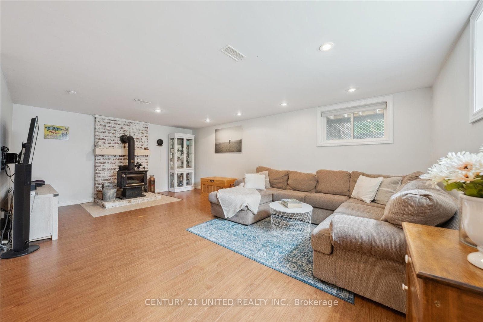 111 Albert Street photo 33