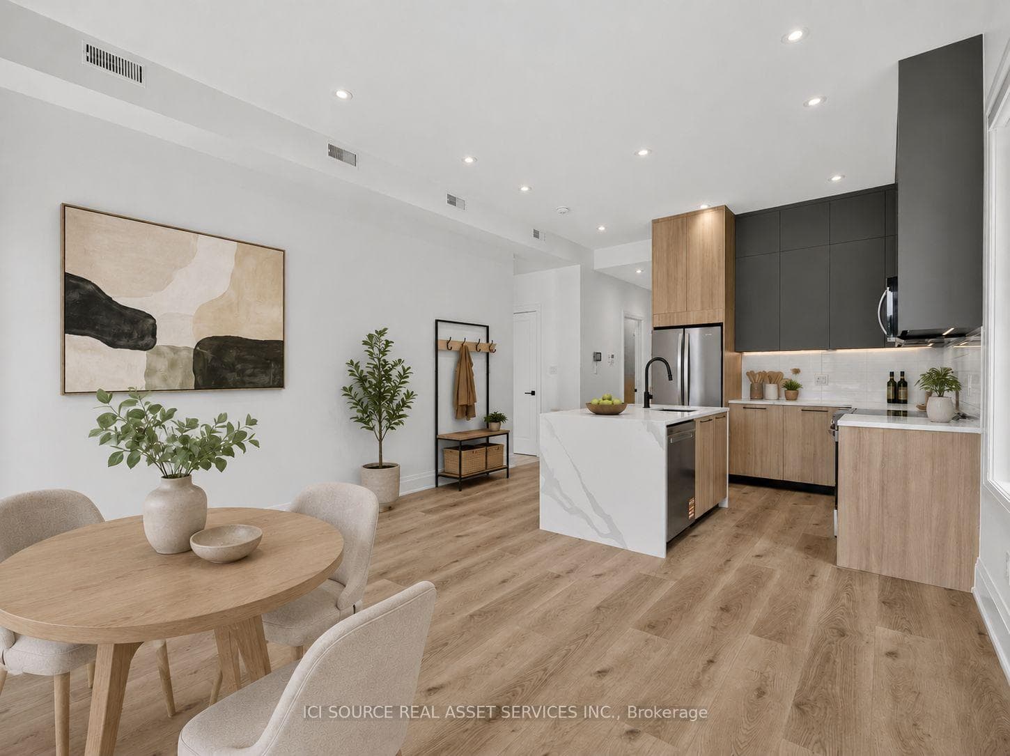 Kitchen & Living Area